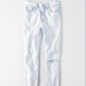 NWT American Eagle Mom Jeans size 16